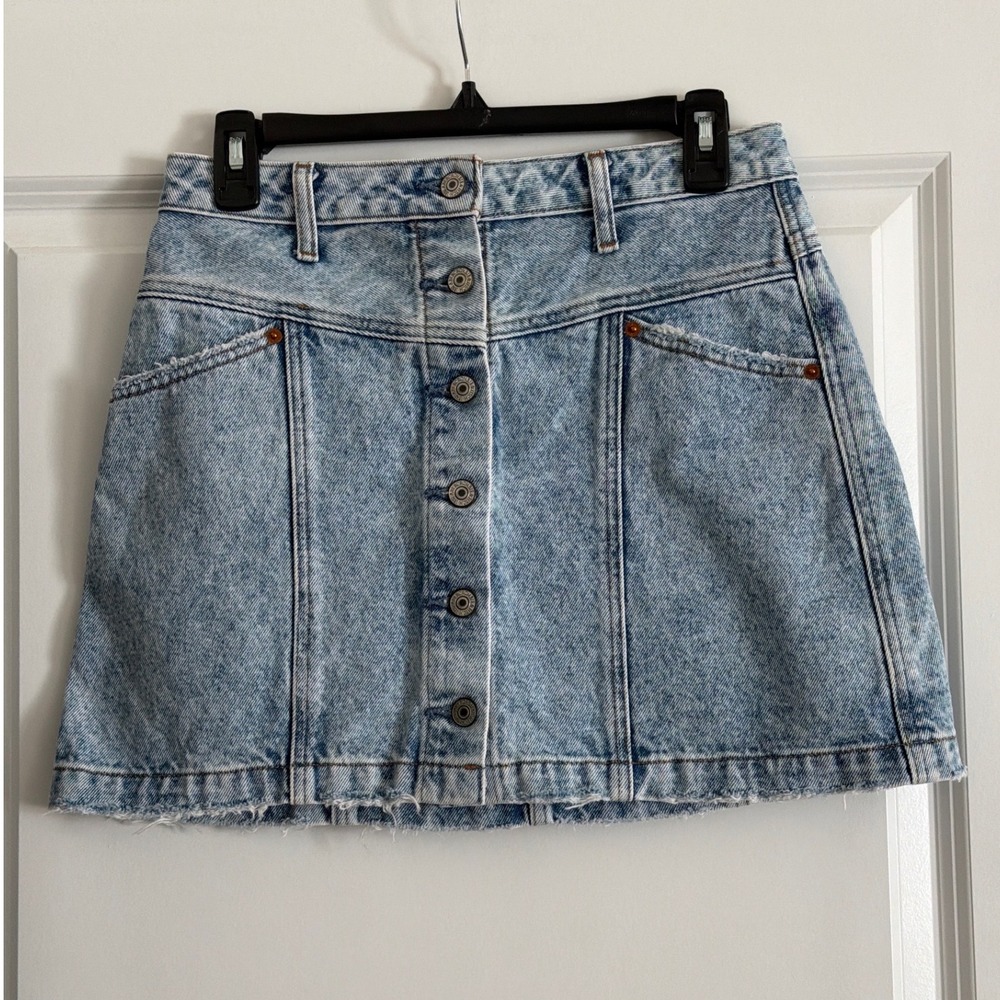 Abercrombie &‎ Fitch Light Wash Denim Button Front Mini Skirt Size 4